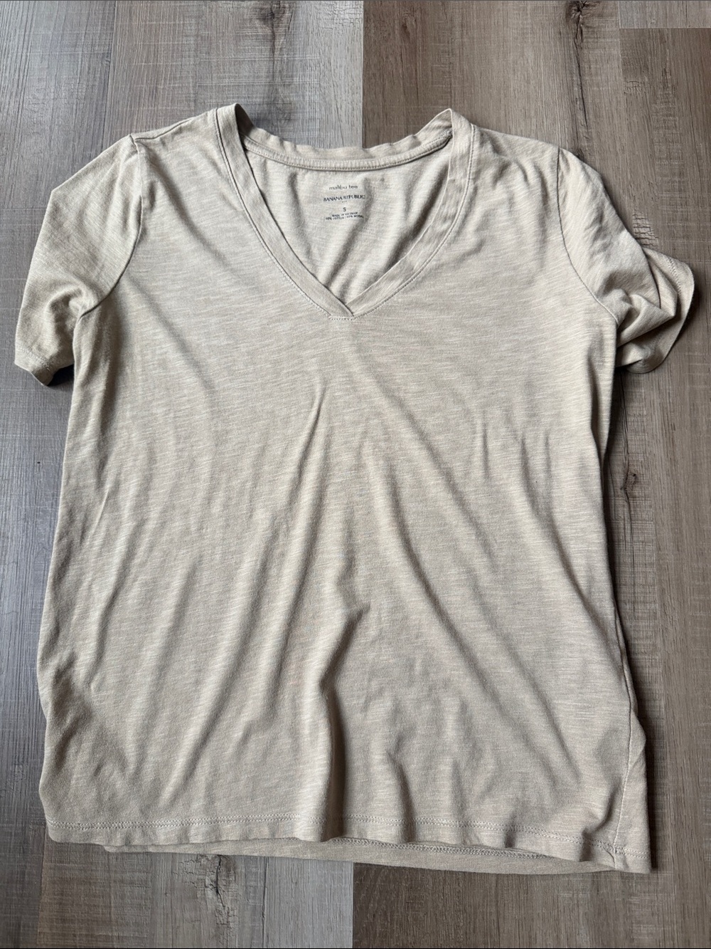 Banana Republic Women's V-Neck Short Sleeve Tee - Beige